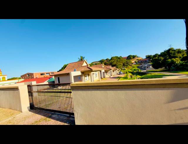 2 BEDROOM COMPLEX FOR SALE IN ISIPINGO RAIL